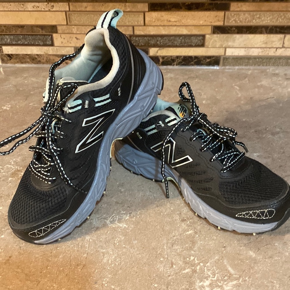 New Balance all terrain 573 running shoes
